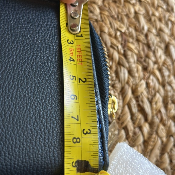 Wallet New, Nice and very useful, good quality. - Picture 7 of 7